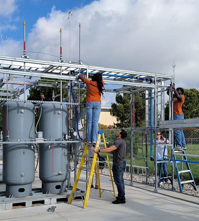 Students working at Hydrogen ProtoHub